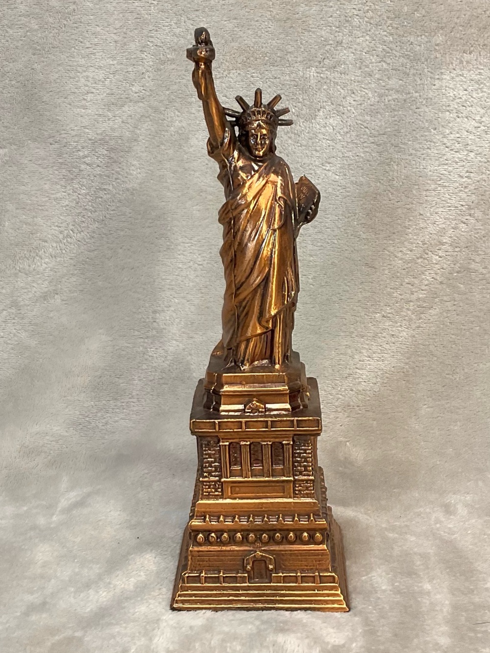 Vtg Metal Statue of Liberty Coin Bank 1986 First American Bank